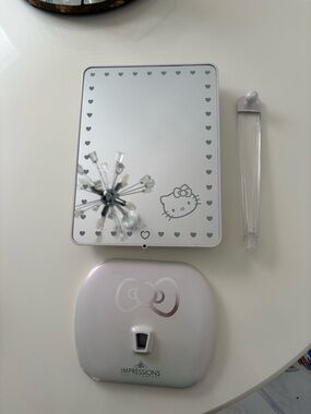 Impressions Vanity Lighted Hello Kitty Makeup Mirror - Pink/White